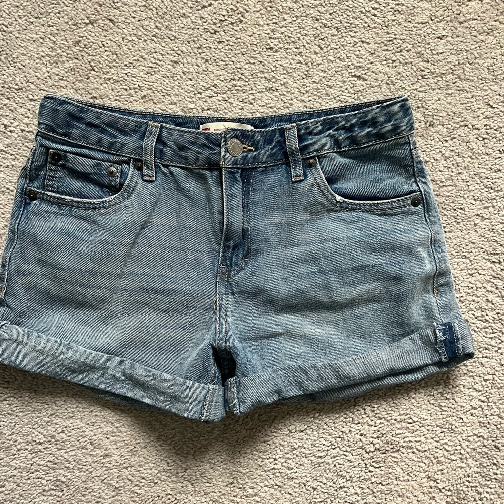 Levi Girlfriend Shorty Size 16